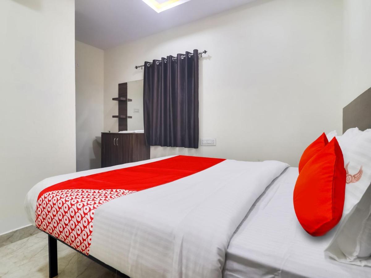 Hotel O Red Stone Hotels Hyderabad Bagian luar foto