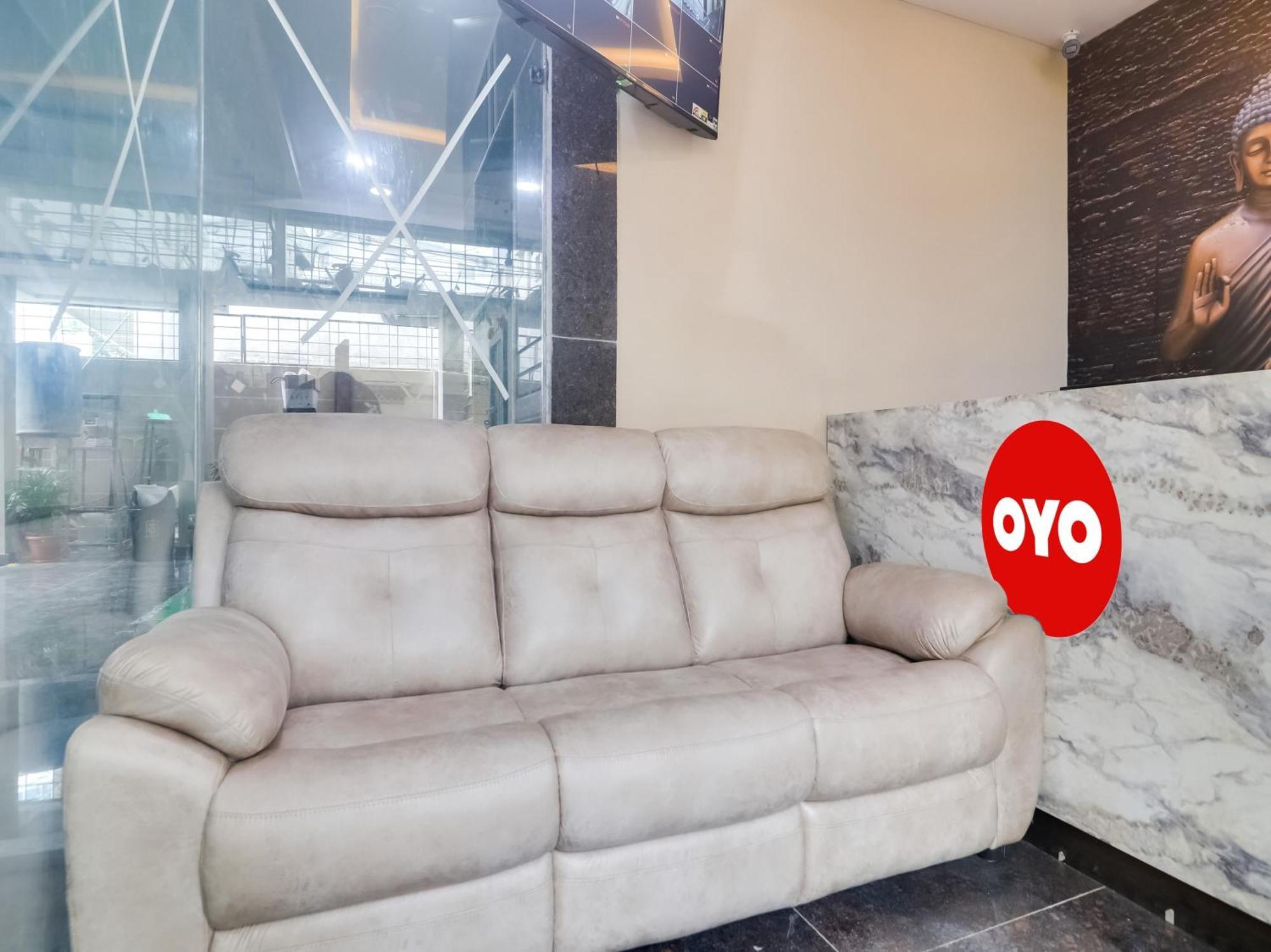 Hotel O Red Stone Hotels Hyderabad Bagian luar foto