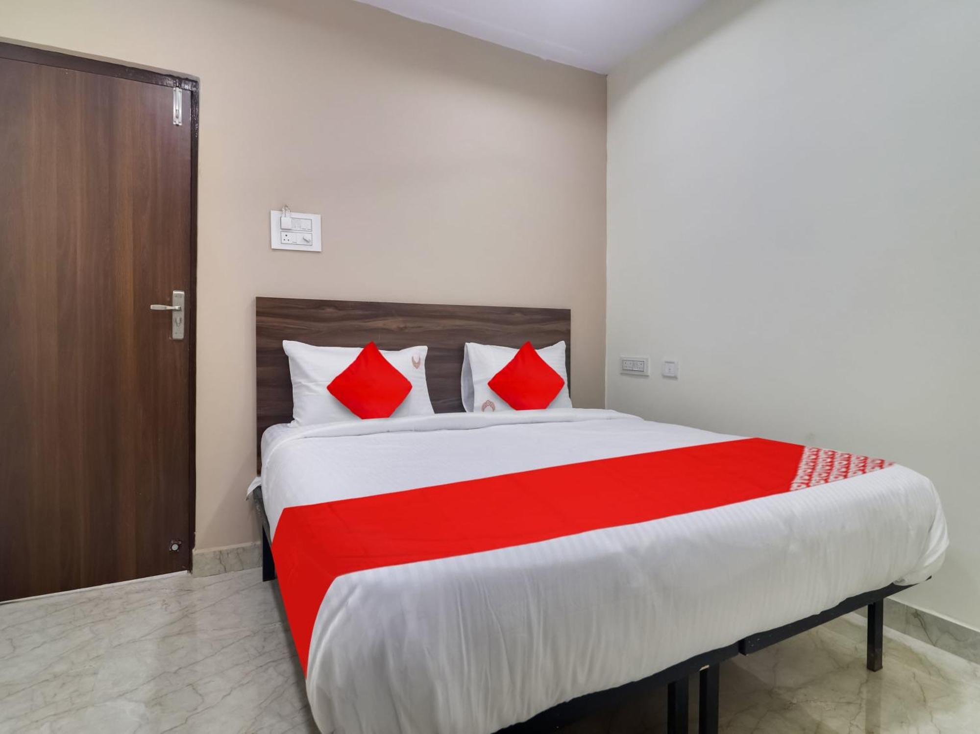 Hotel O Red Stone Hotels Hyderabad Bagian luar foto