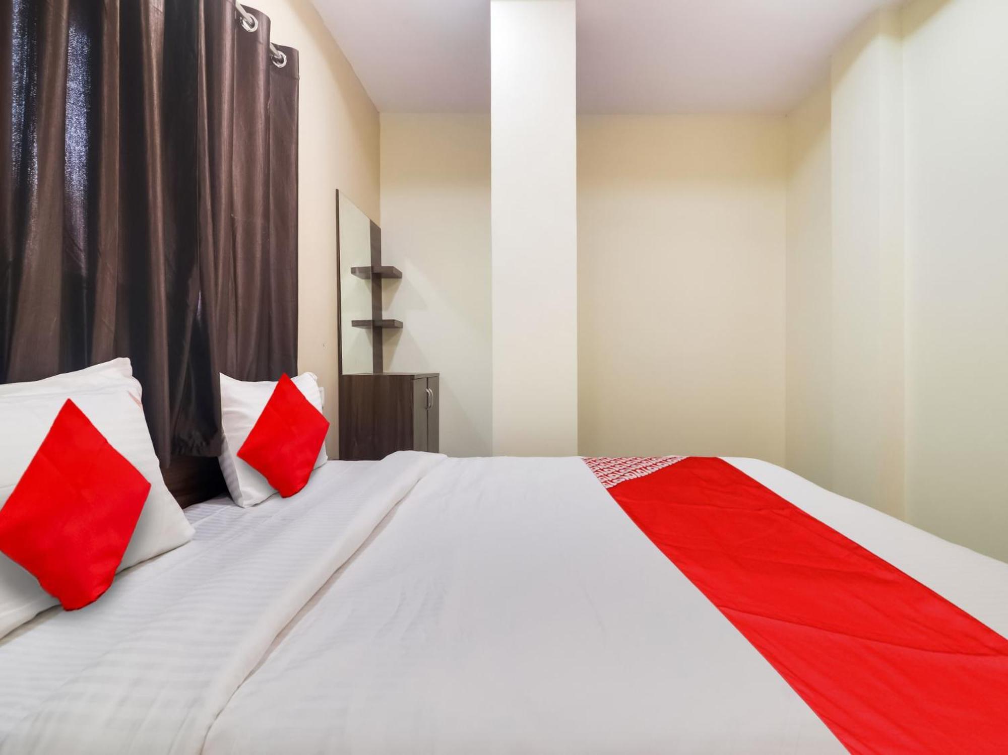 Hotel O Red Stone Hotels Hyderabad Bagian luar foto