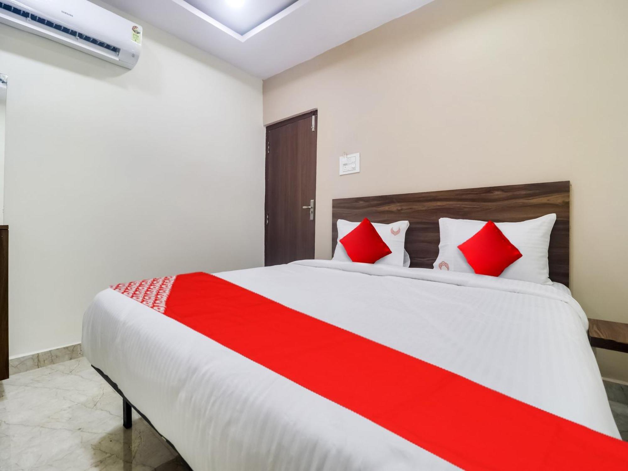 Hotel O Red Stone Hotels Hyderabad Bagian luar foto