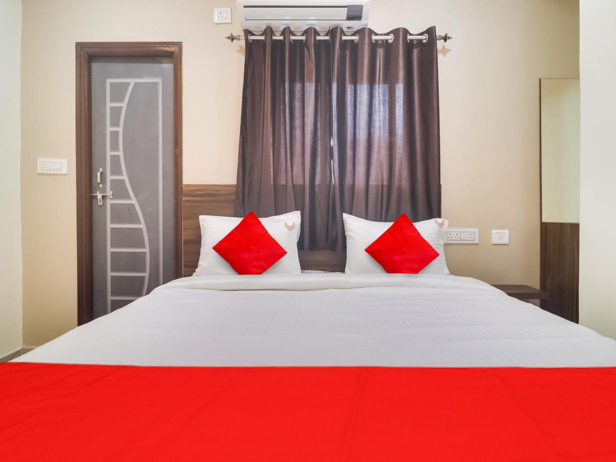 Hotel O Red Stone Hotels Hyderabad Bagian luar foto