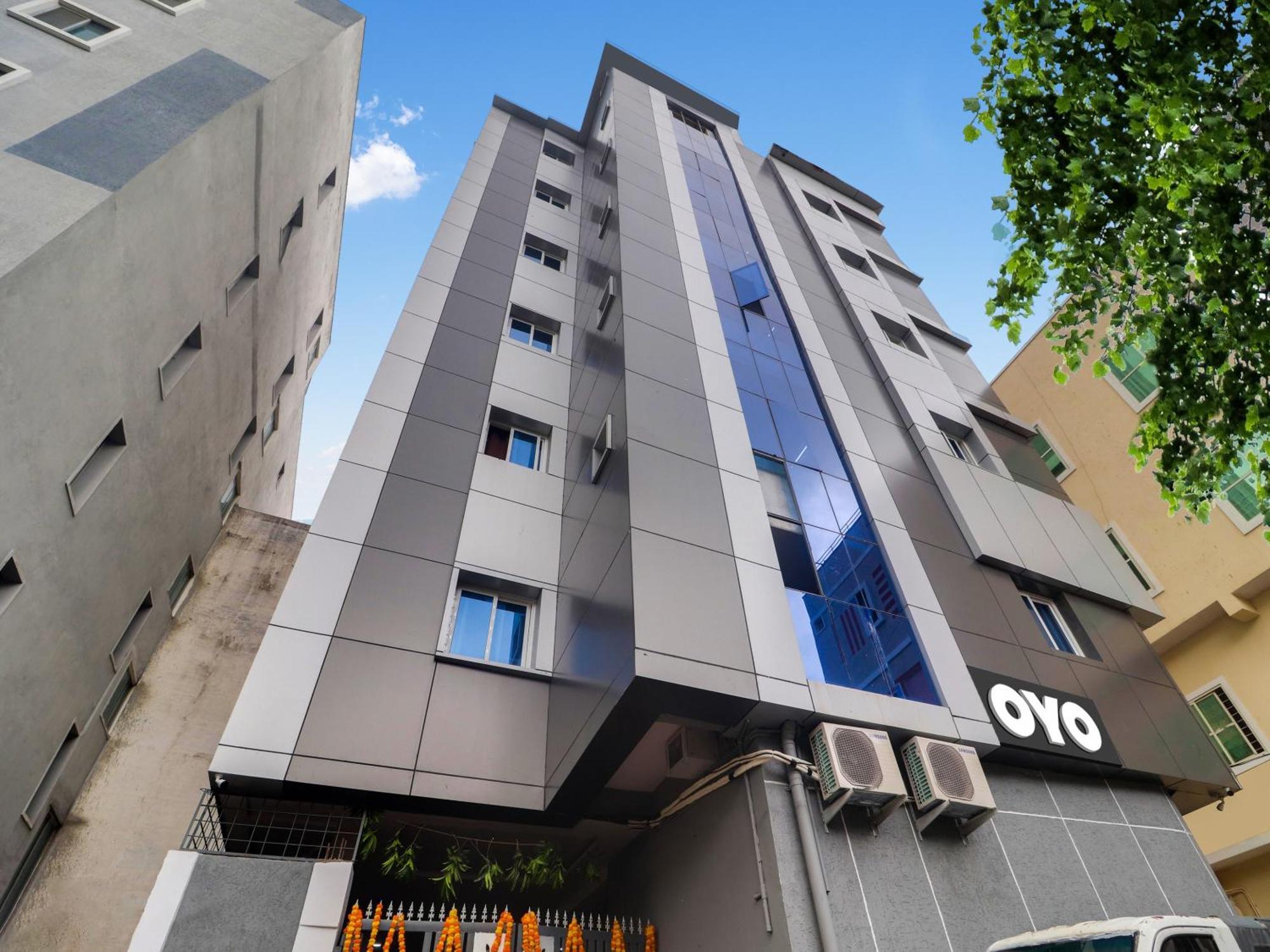 Hotel O Red Stone Hotels Hyderabad Bagian luar foto