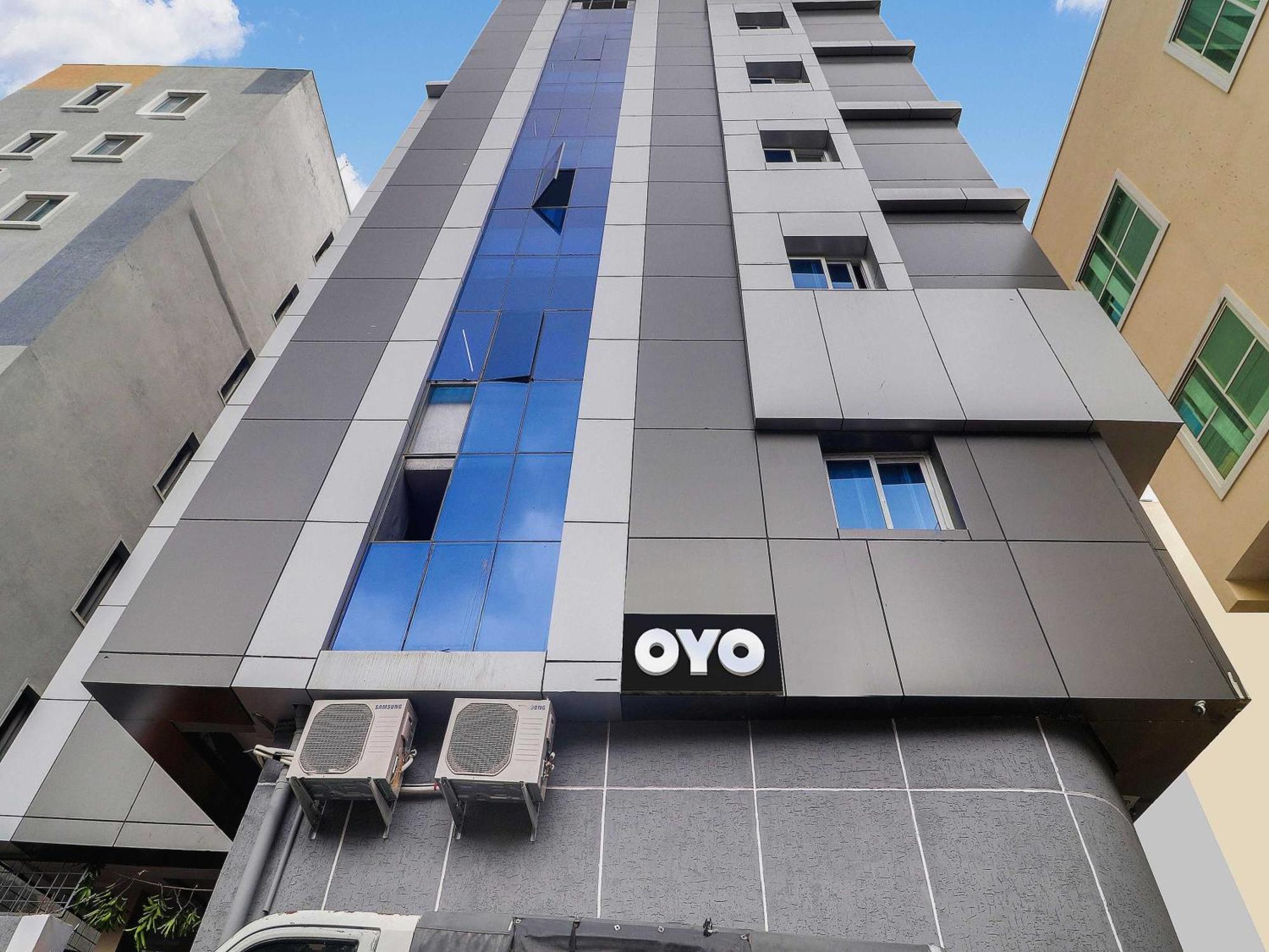 Hotel O Red Stone Hotels Hyderabad Bagian luar foto