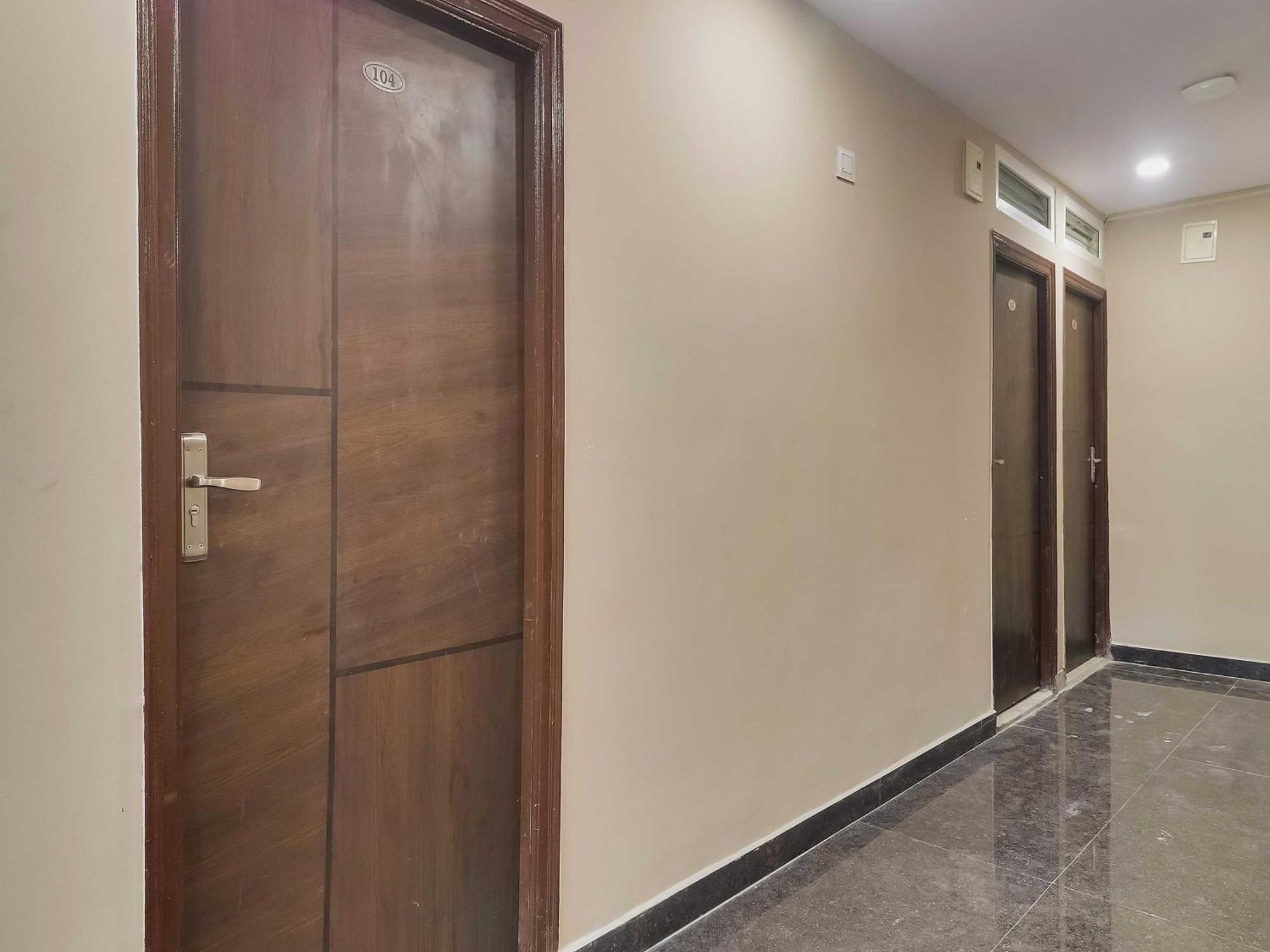 Hotel O Red Stone Hotels Hyderabad Bagian luar foto