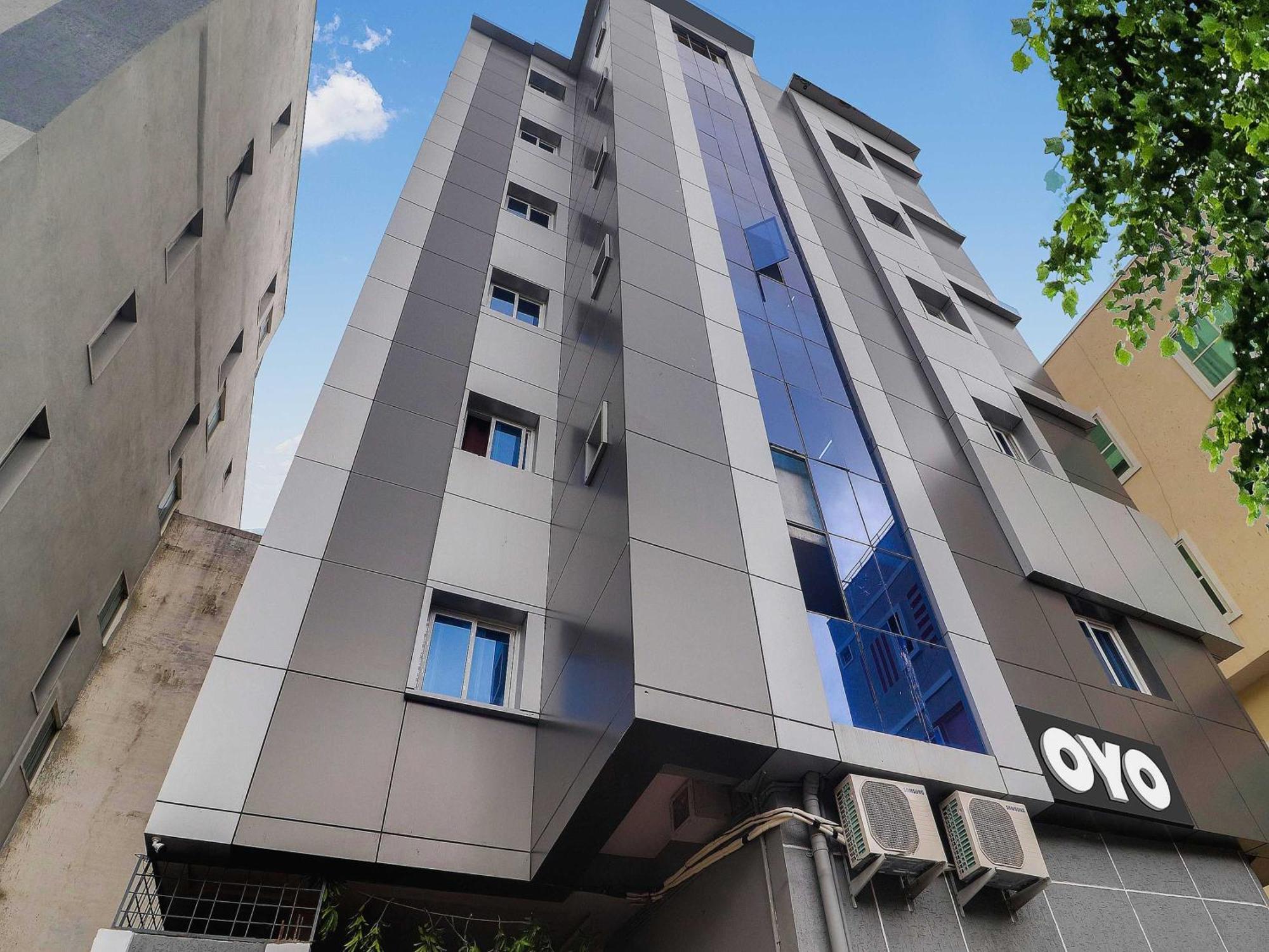 Hotel O Red Stone Hotels Hyderabad Bagian luar foto